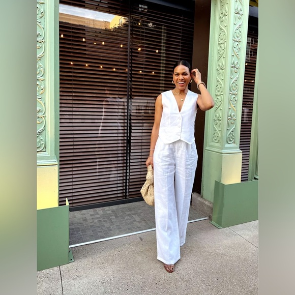 DISSH white Linen Vest & Norah Pants Set
Both pants and vest are included- - Picture 2 of 13